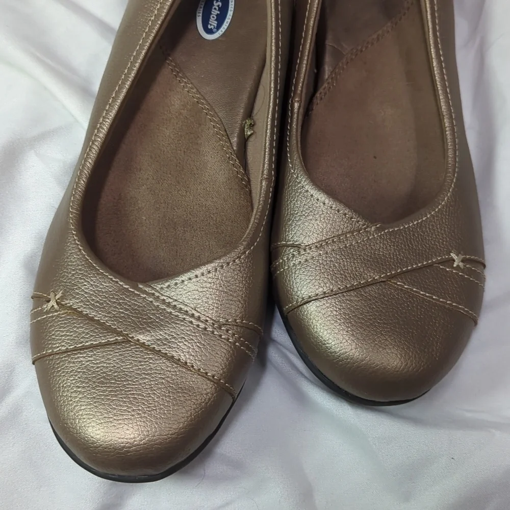 Dr Scholl's Sz 9 Gold/Copper Flats. Comfortable and stylish comfort flats - Picture 8 of 12